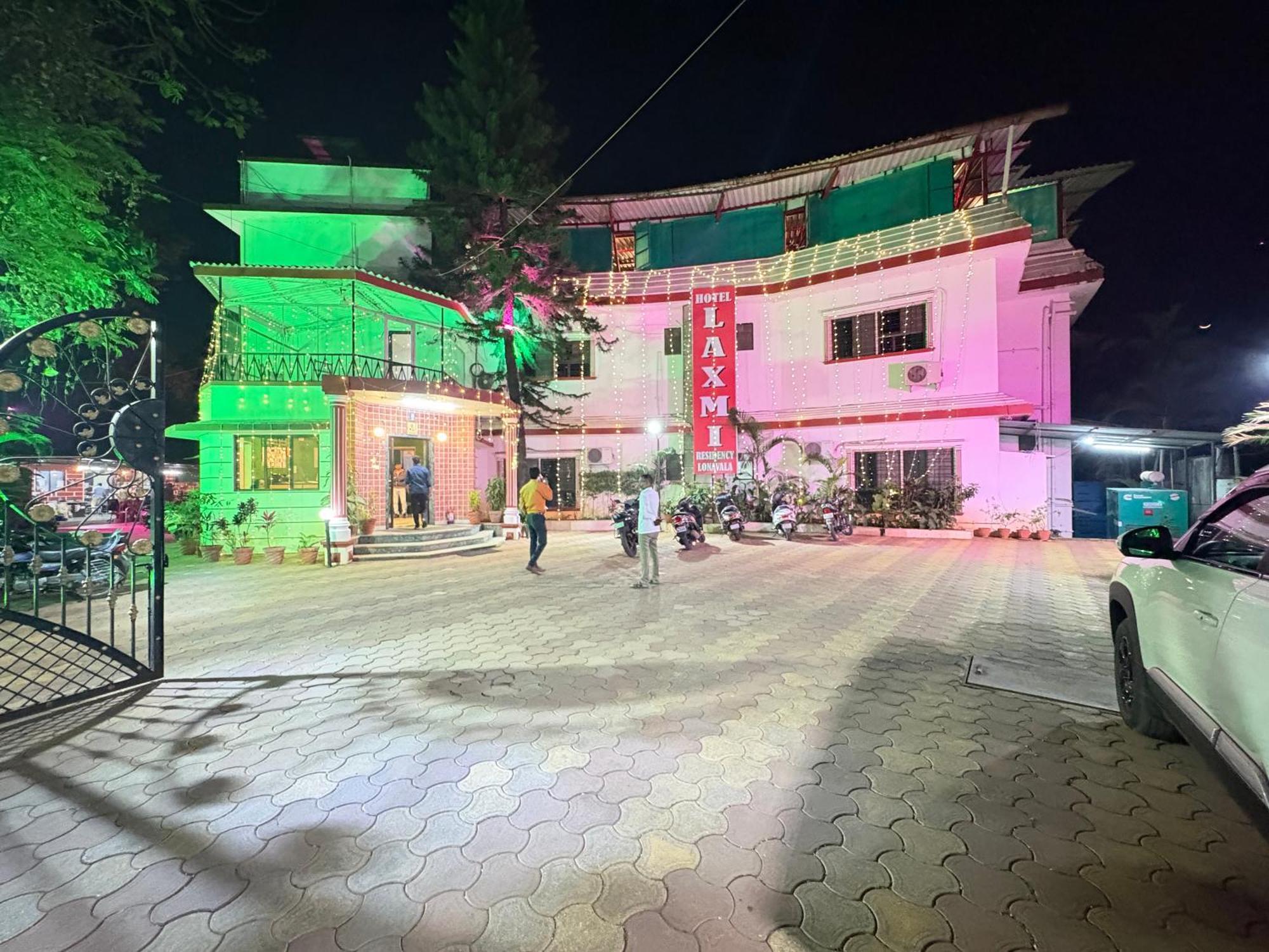 Hotel Laxmi Residency Лонавала Экстерьер фото