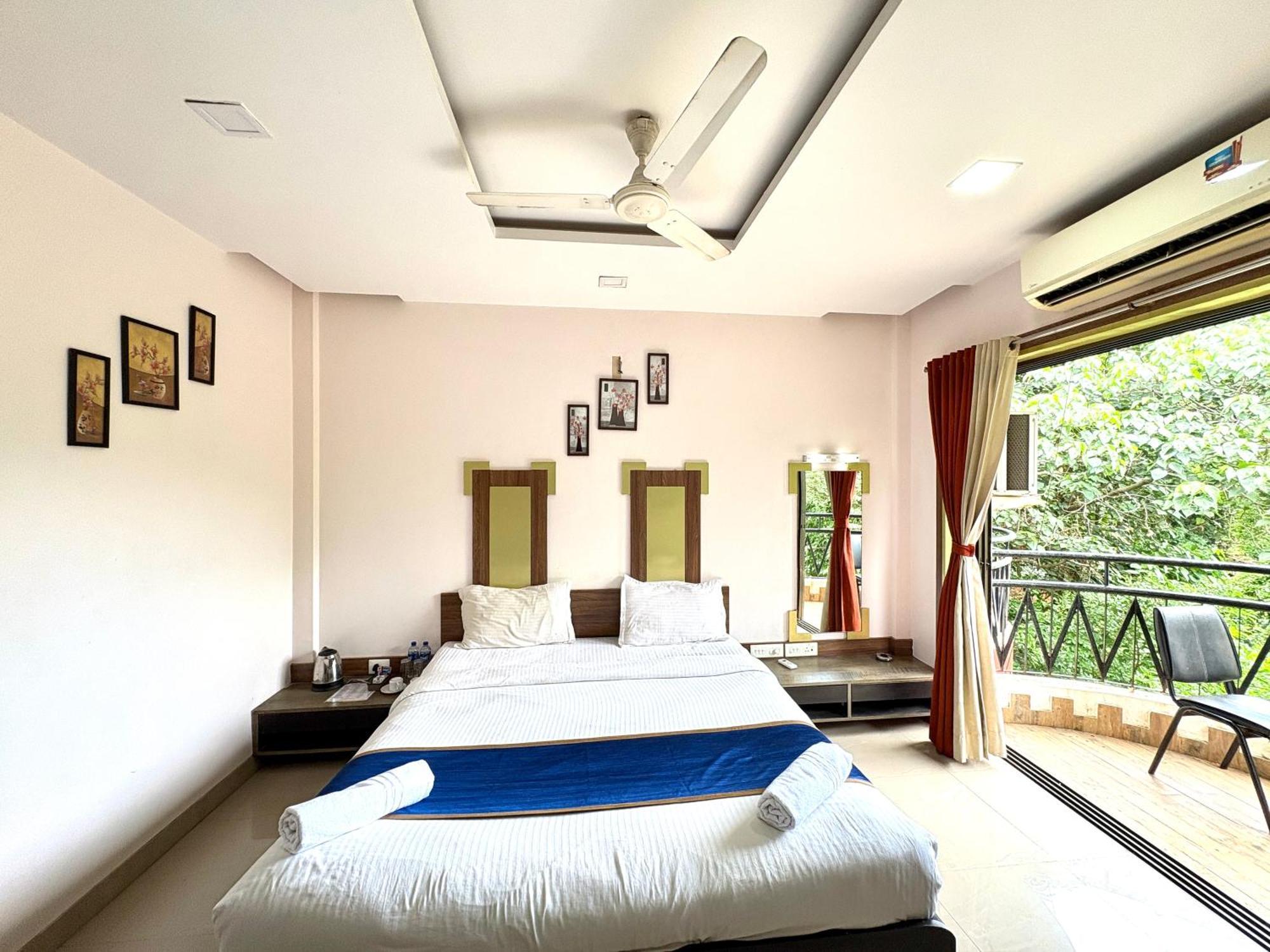 Hotel Laxmi Residency Лонавала Экстерьер фото