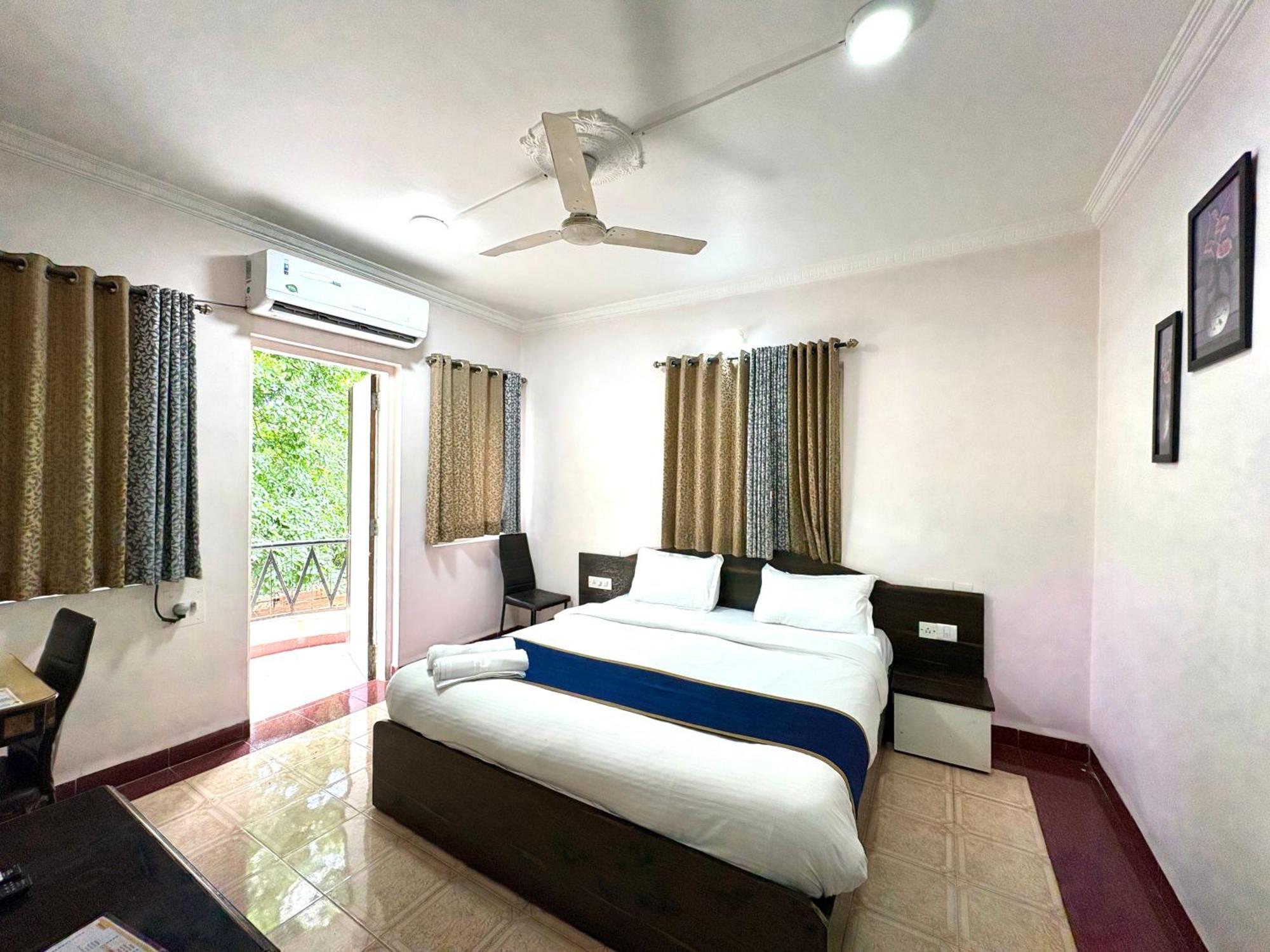 Hotel Laxmi Residency Лонавала Экстерьер фото