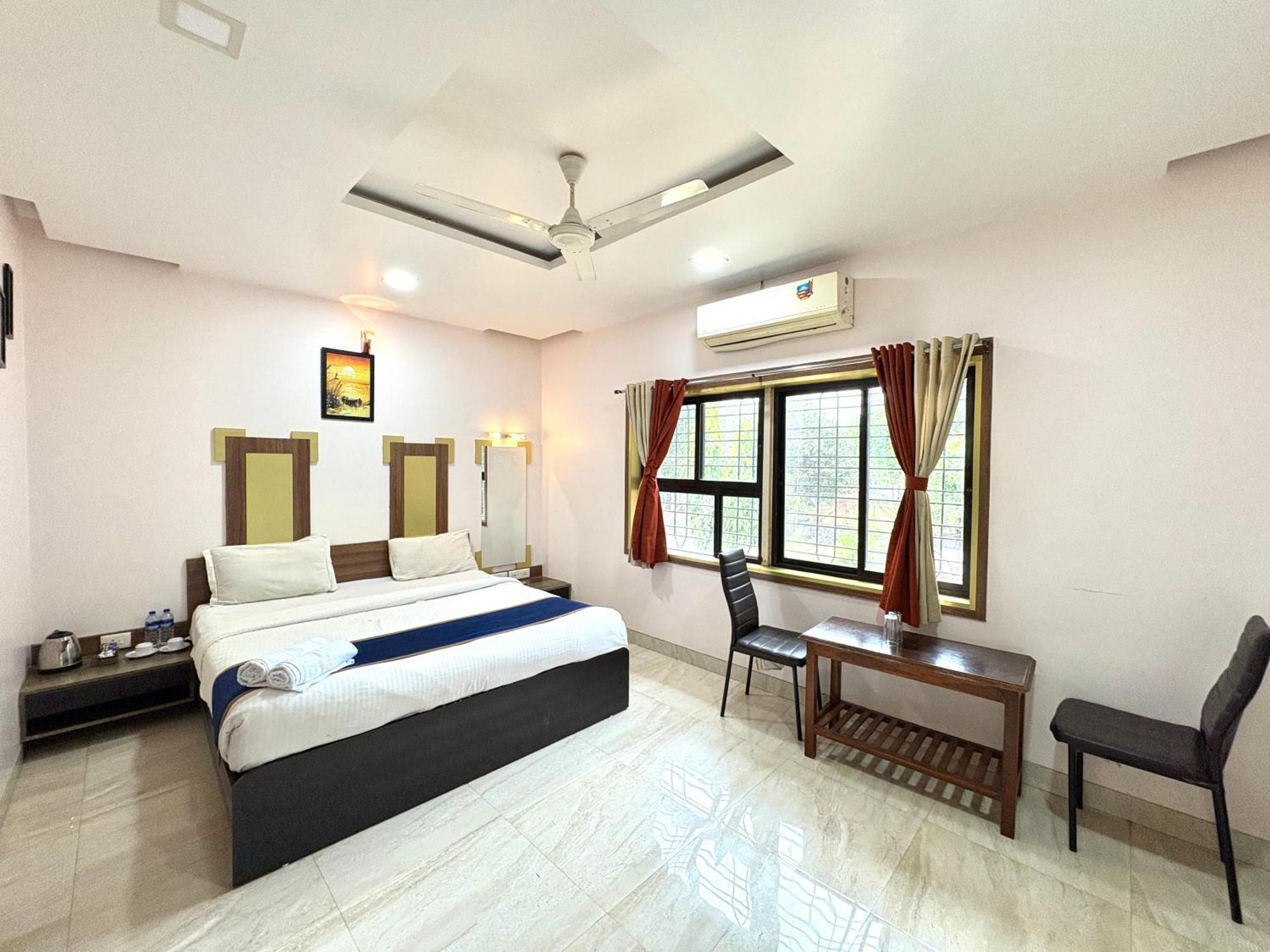 Hotel Laxmi Residency Лонавала Экстерьер фото