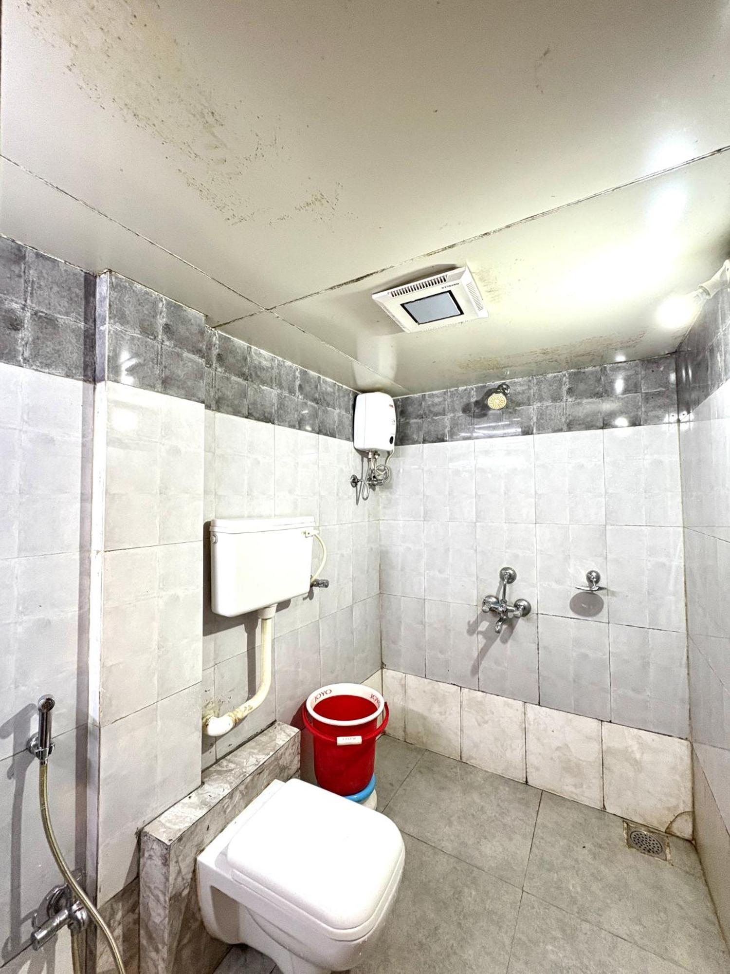 Hotel Laxmi Residency Лонавала Экстерьер фото